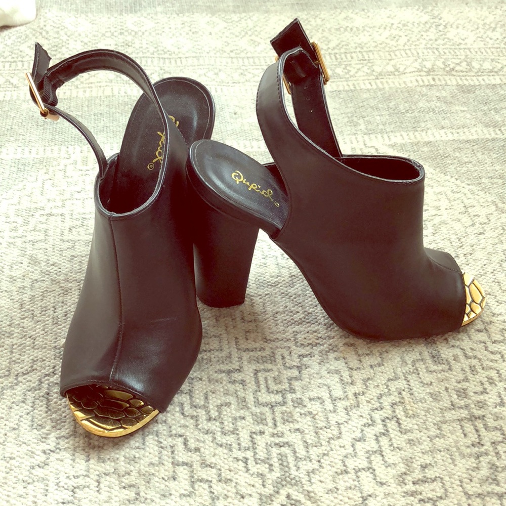 Quirky black heels
